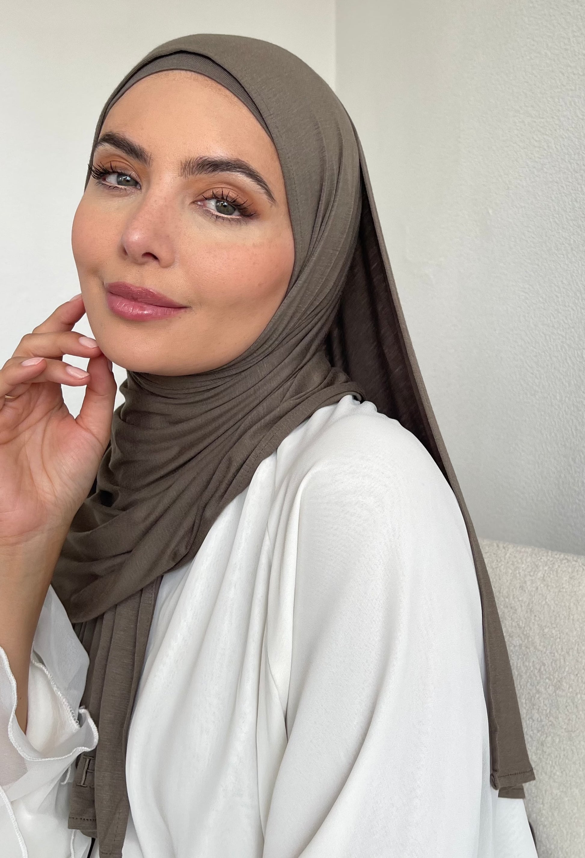 Premium jersey hijab sets with ninja hijab full coverage hijab caps, under-cap with tie back function. Next day delivery hijabs UK