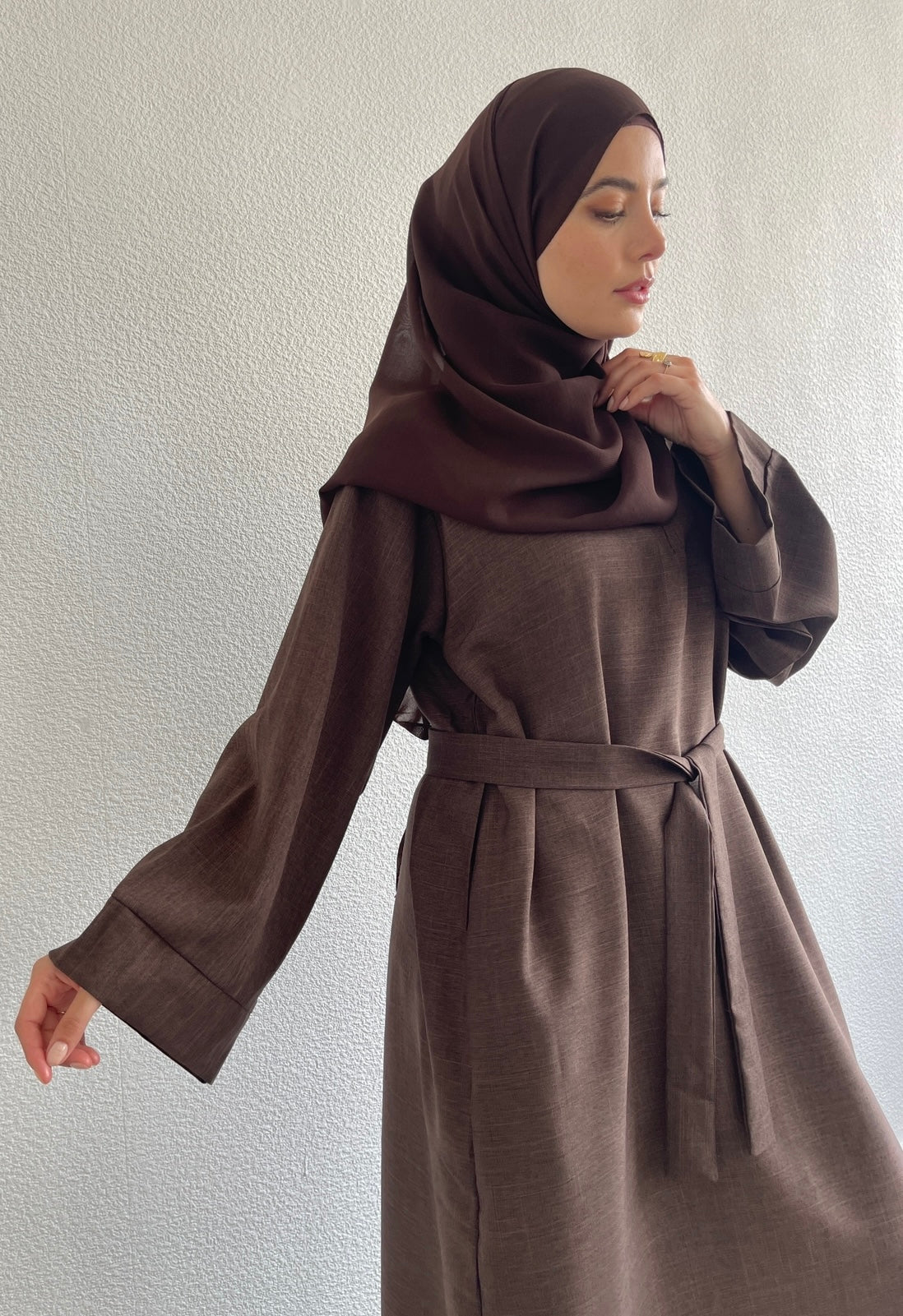 OVERSIZED PECAN LINEN CLOSED EVERYDAY ABAYA SET