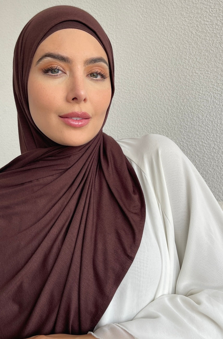 Modest islamic clothing for women in the UK. Double stitched brown jersey hijab, shop hijabs online