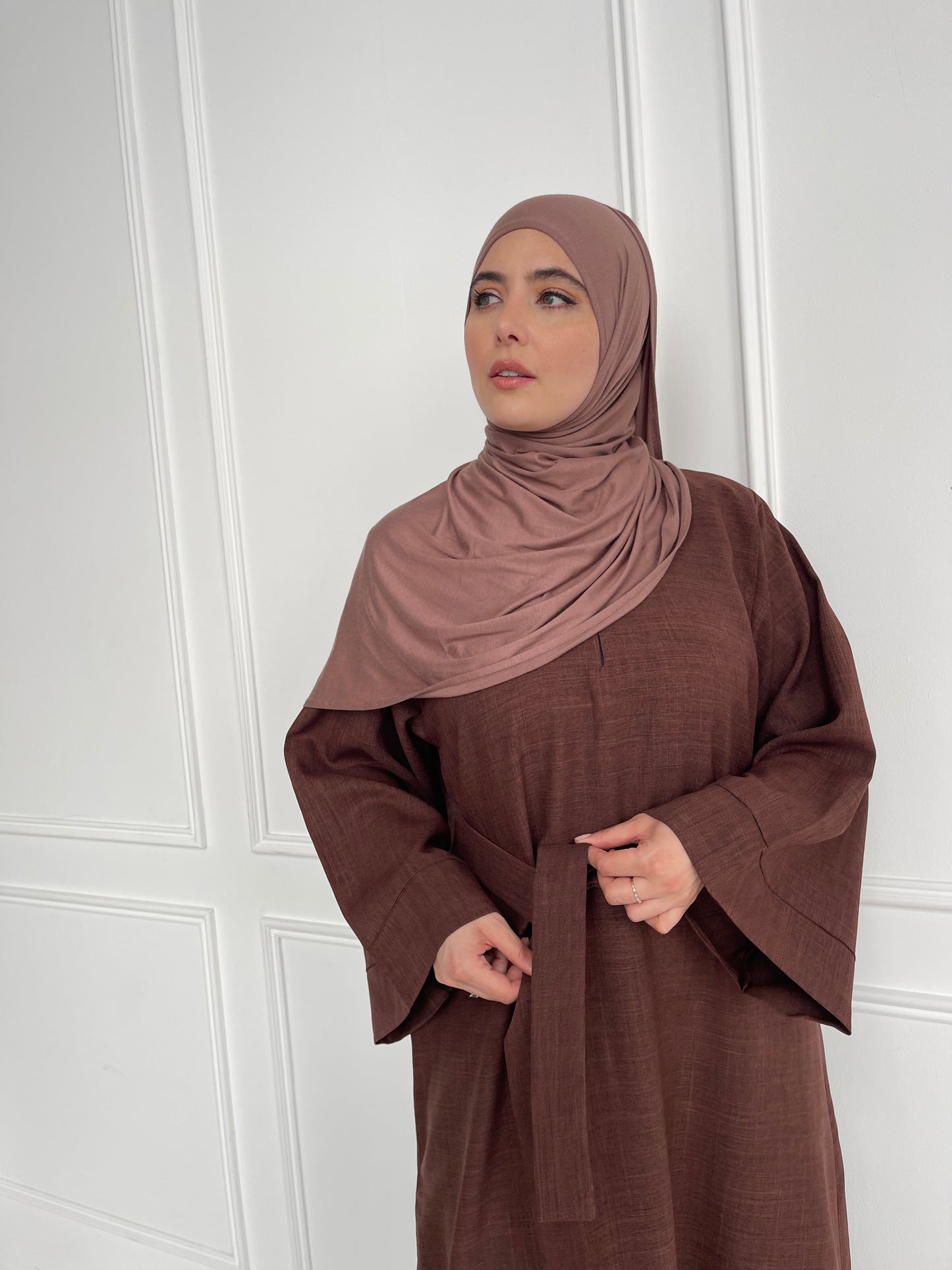 CHESTNUT LINEN CLOSED EVERYDAY ABAYA SET