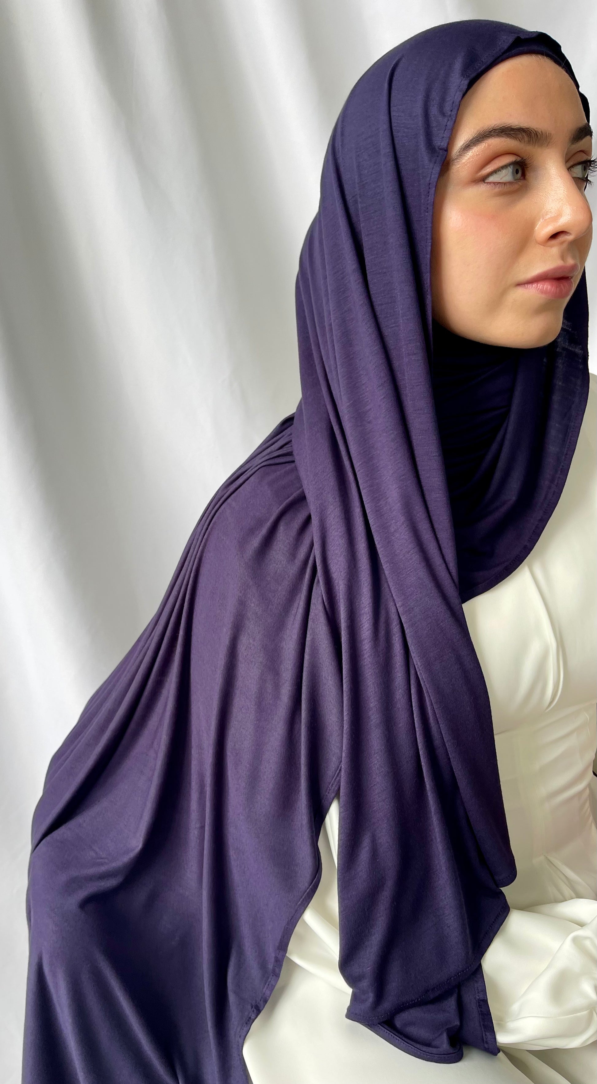 Modest islamic clothing for women. Double stitched navy jersey hijabs with next day shipping UK. 