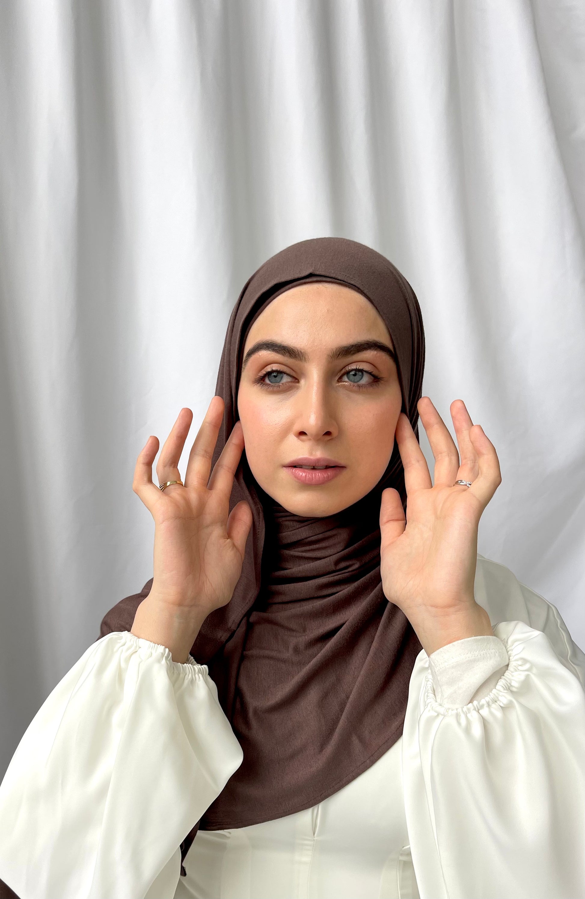 Modest islamic clothing for women. Double stitched brown jersey hijab. 